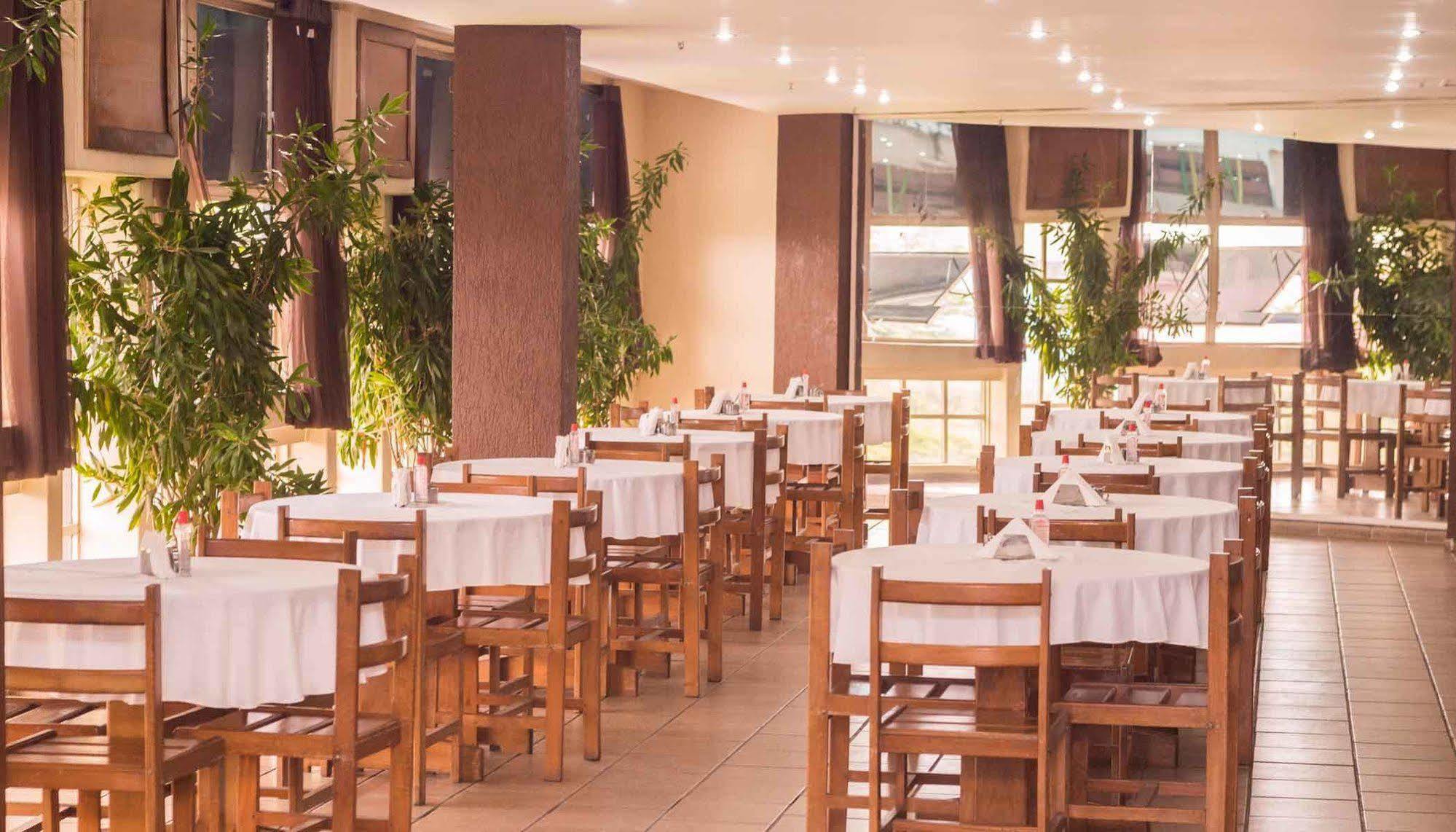 Stratus Vila Hotel Волта Редонда Екстериор снимка